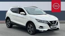 Nissan Qashqai 1.7 dCi N-Connecta 5dr 4WD [Glass Roof Pack] Diesel Hatchback